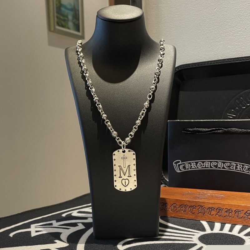 Ch**me He**ts necklaces